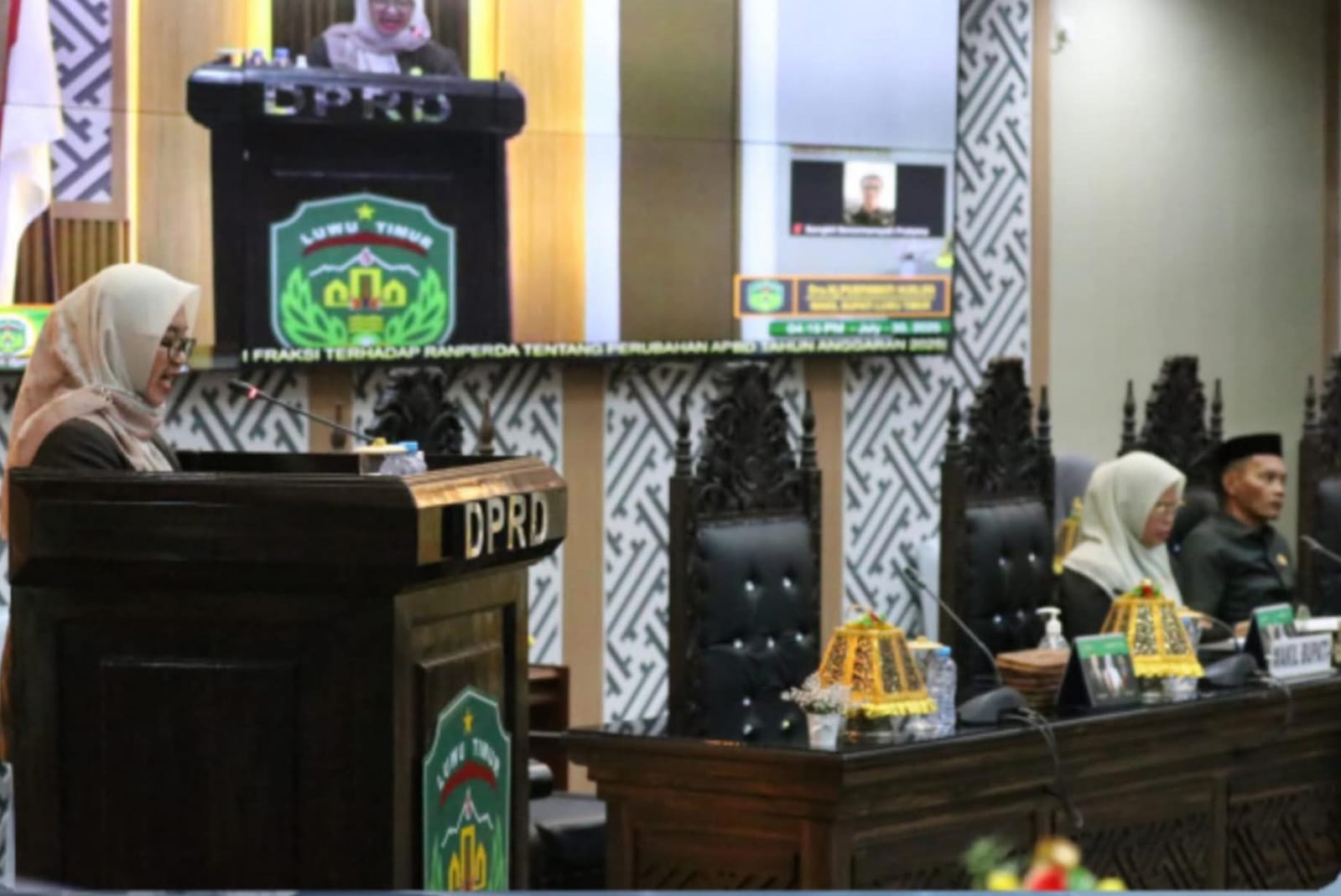Wabup Puspawati Sampaikan Jawaban Bupati atas Pandangan Fraksi-Fraksi Terkait Ranperda Perubahan APBD 2025