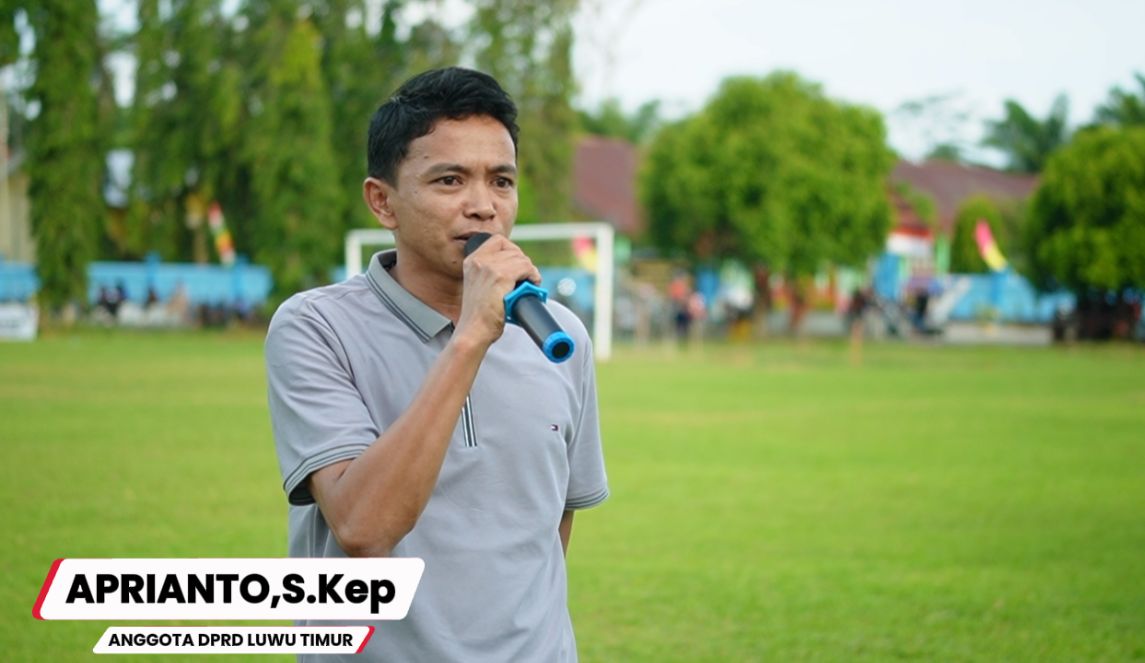 ANGGOTA DPRD LUWU TIMUR APRIANTO,S.Kep MEMBUKA SECARA RESMI TURNAMEN SEPAK BOLA HUT RI KE 80 SE KECAMATAN TOMONI