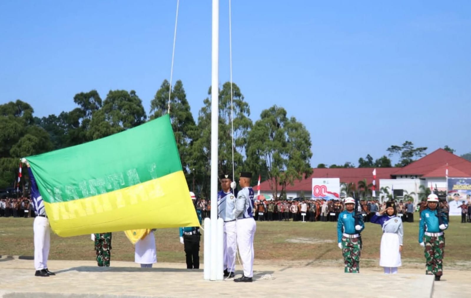 Bupati Irwan Pimpin Apel Gladi Upacara HUT RI ke-80 di Lapangan Pendidikan