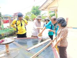 Kendalikan DBD, Pemkab Lutim Lepas Ribuan Ikan Nila