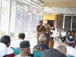 Penantian 33 Tahun Berakhir, Warga Transmigrasi Puncak Indah Terima Sertifikat Tanah