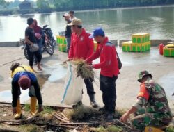 Karya Bhakti Pembersihan Pantai Warnai HUT TNI ke-80 di Wotu
