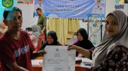Disdukcapil Luwu Timur Jemput Bola Layani Administrasi Kependudukan di Desa Batu Putih