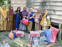 Penyaluran Bantuan Logistik untuk Korban Angin Kencang di Desa Manurung