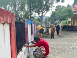 Desa Kalaena Gelar Gotong Royong Jumat Bersih