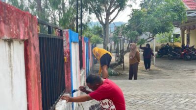 Desa Kalaena Gelar Gotong Royong Jumat Bersih