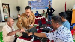 Ratusan Dokumen Kependudukan Diurus di Kantor Desa Wonorejo Timur