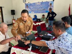 Ratusan Dokumen Kependudukan Diurus di Kantor Desa Wonorejo Timur