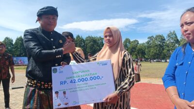 Ketua DPRD Luwu Timur Hadiri Upacara Sumpah Pemuda dan Serahkan Santunan Kematian