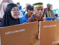 Tak Sekadar Janji, Ibas–Puspa Buktikan Komitmen Lewat Program Kartu Lansia