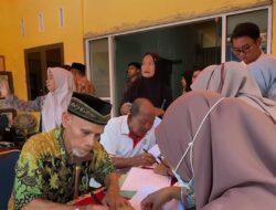 Tak Sekadar Janji, Ibas–Puspa Buktikan Komitmen Lewat Program Kartu Lansia dan Kartu Pintar