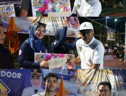 Sukses Digelar, Bupati Irwan Serahkan Puluhan Juta Hadiah Pada Kejuaraan Bola Voli Bupati Lutim Cup 2025
