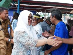 Senyum Bahagia Lansia Iringi Penyaluran Kartu Lansia di Bone Pute