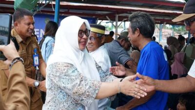 Senyum Bahagia Lansia Iringi Penyaluran Kartu Lansia di Bone Pute