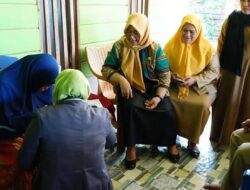 Aksi Jemput Bola Wabup Lutim Tuai Pujian Warga Lansia di Bantilang