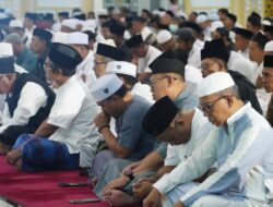 Rangkaian Tabligh Akbar Dimulai, Jamaah Larut dalam Dzikir yang Dipimpin Ustadz H. Firdaus Malie