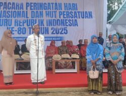 Bupati Luwu Timur Beri Apresiasi Kepada Dua Guru Kelas Jauh dengan Memberikan Kendaraan Roda Dua