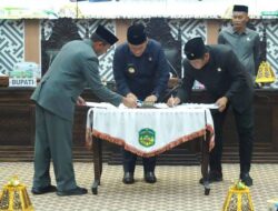 Paripurna DPRD Lutim, Bupati Irwan Sampaikan Pendapat Akhir Ranperda Penyertaan Modal