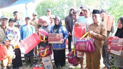 Wabup Puspawati Salurkan Langsung Bantuan Korban Bencana Angin Kencang Angkona ‎