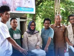 Wakil Bupati Luwu Timur Serahkan Bantuan Sarana Budidaya Ikan di Atue