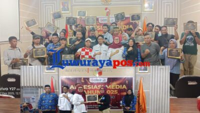 Bawaslu Luwu Timur Beri Penghargaan kepada Media Partner