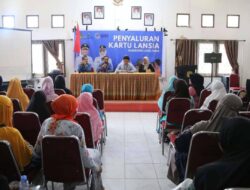 Permudah Akses Bantuan, Kartu ATM Lansia Kembali Disalurkan di Tiga Lokasi Kecamatan