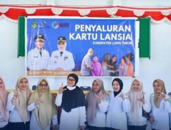Pemkab Lutim Tuntaskan Penyaluran Kartu ATM Lansia di Kecamatan Burau