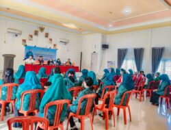 Ketua TP PKK Luwu Timur Serahkan Bantuan Paket Media Tanam Hidroponik