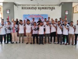 Camat Mangkutana Pesankan Kehati-hatian Berkendara Saat Lepas Kontingen PORSENI PGRI