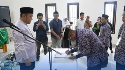 Kukuhkan Dewan Hakim MTQ XI Lutim, Bupati Irwan Tekankan Profesionalisme Penilaian