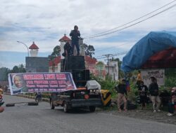 Aksi di Perbatasan Lutim–Lutra, Kendaraan Roda Empat Tak Bisa Melintas