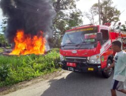 Damkar Luwu Timur Tangani Kebakaran Mobil Bermuatan Solar di Malili