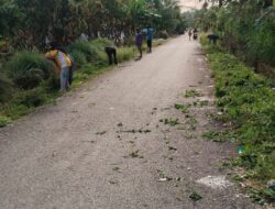 Gotong Royong di Desa Lestari, Warga dan Aparat Desa Bersihkan Lingkungan