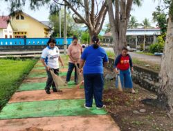 Jumat Bersih Pemerintah Desa Manggala, Fokus di Lapangan Desa