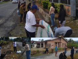 Pemdes Maleku Gotong Royong Bersihkan Jalan Trans Sulawesi