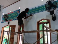 Sambut Ramadhan 1447 H, Pemdes Beringin Jaya dan Warga Gotong Royong Bersihkan Masjid