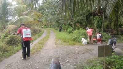 Sambut Ramadhan 1447 H, Pemdes Kalaena Gotong Royong di Dusun Bunga Tana