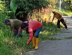 Pemdes Rante Mario Gotong Royong Perbaiki Jalan Poros Desa Demi Keselamatan Warga
