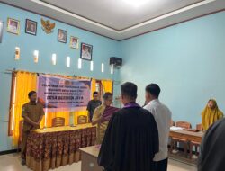 Camat Tomoni Lantik dan Ambil Sumpah PAW BPD Desa Beringin Jaya