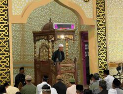 Sekcam Angkona Sholat Idul Fitri Bersama Warga Desa Solo, Sampaikan Sambutan Bupati Luwu Timur