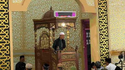 Sekcam Angkona Sholat Idul Fitri Bersama Warga Desa Solo, Sampaikan Sambutan Bupati Luwu Timur
