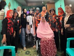 Srikandi Pemuda Pancasila Kembali Salurkan Bantuan Kursi Roda untuk Warga Nuha