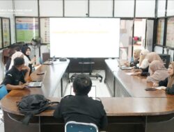 Tekankan Kerja Sama Tim, Divisi KUL KPU Luwu Timur Gelar Rapat Internal