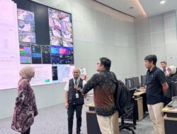 Matangkan Peluncuran Aplikasi Aduan dan Layanan Darurat 112, Kominfo Lutim Kunjungi War Room Kota Makassar