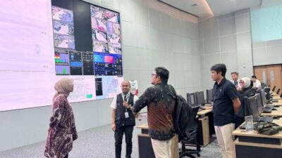 Matangkan Peluncuran Aplikasi Aduan dan Layanan Darurat 112, Kominfo Lutim Kunjungi War Room Kota Makassar