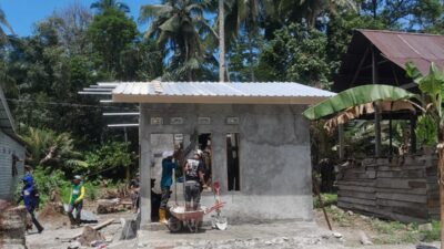 Rumah Nenek Jahira Hampir Rampung, Progres Sudah Tahap Pemasangan Seng