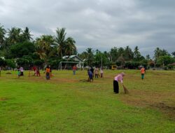 Jumat Bersih Juara, Pemdes Solo Libatkan WHDI dan Pelajar Bersihkan Lapangan Angkona