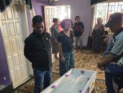 Firman Udding Melayat ke Rumah Duka Petugas RSUD I Lagaligo Korban Lakalantas di Tarengge Timur