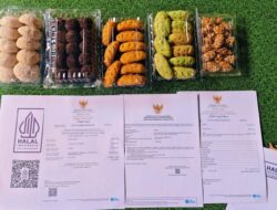 UMKM Penjual Kue Kering dan Kue Basah di Desa Sumber Alam Kantongi Sertifikasi Halal dari Disdagkop-UKMP Lutim