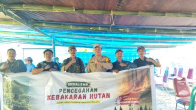Aipda Frengky Bersama Pemdes Beroppa Mengsosialisasikan Pencegahan Kebakaran Hutan di Kecamatan Seko